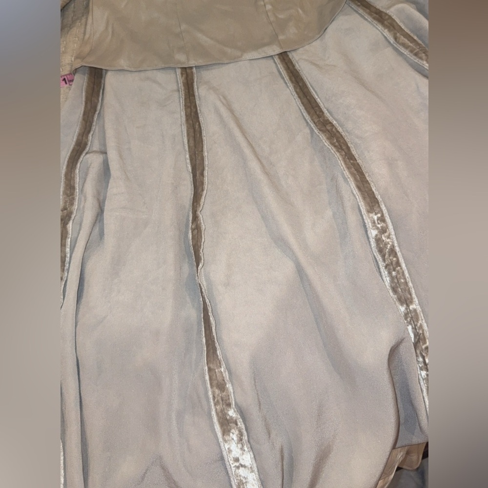 VINCE velvet purl edge paneled slip skirt in oak stone Size:6 STYLE V800430749 - Picture 15 of 16